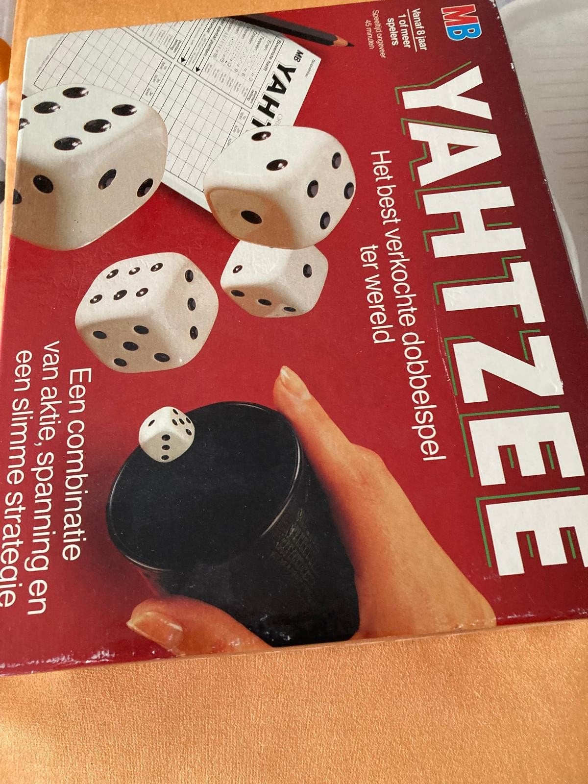 Yahtzee dobbelspel-Het best verkochte dobbelspel ter wereld, Vijf spelers of meer, Ophalen of Verzenden, Gebruikt, MB