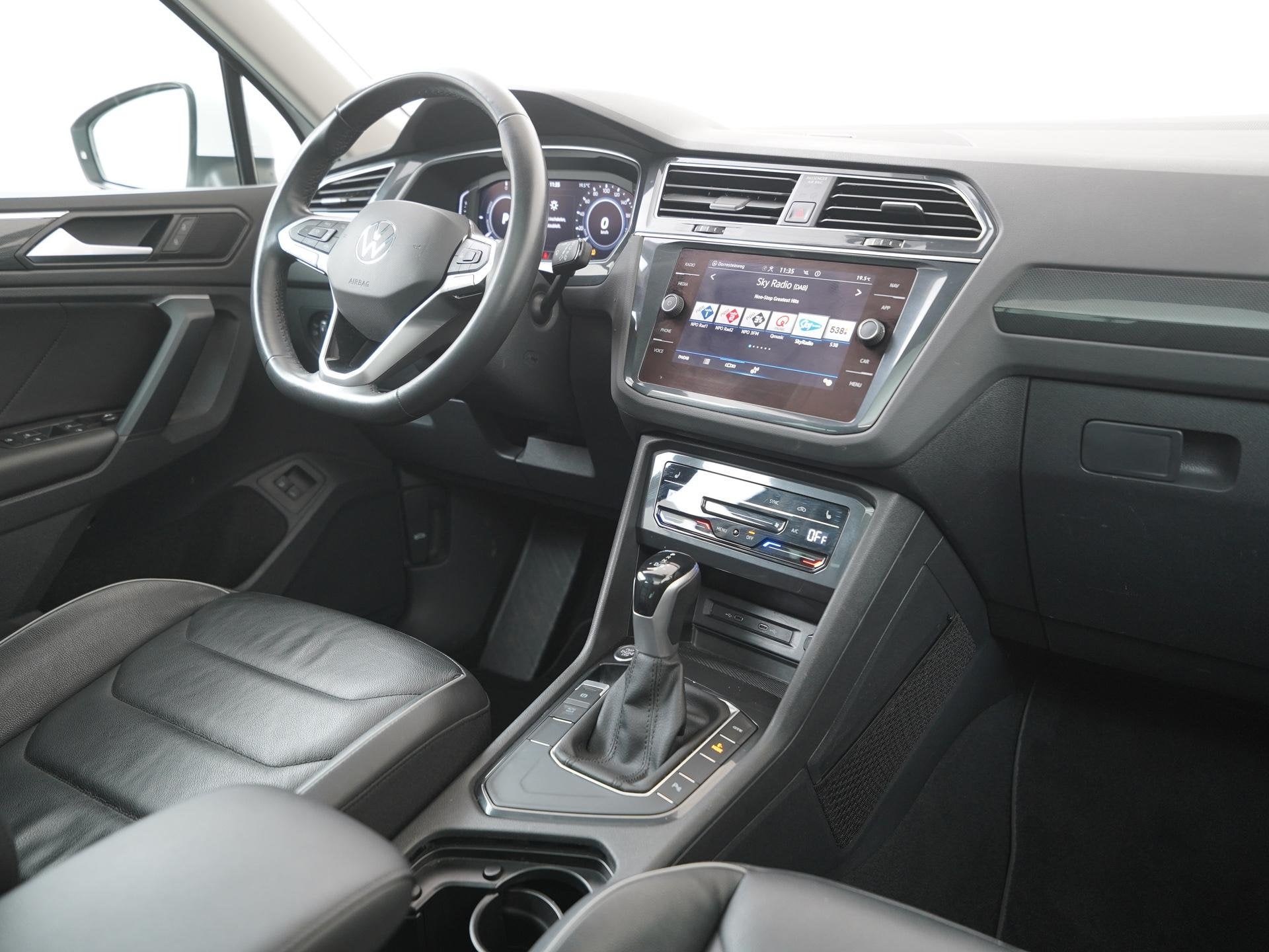 Volkswagen Tiguan 1.4 TSI eHybrid Elegance | Panoramadak | L, Auto's, Automatische klimaatregeling, Wit, Hybride Elektrisch/Benzine