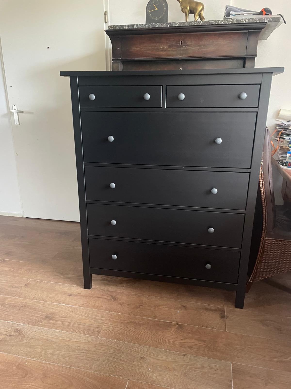 Hemnes ladekast, 5 laden of meer, Ophalen, 25 tot 50 cm, 100 tot 150 cm
