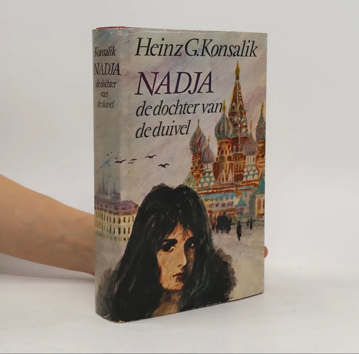 Nadja de dochter van de duivel - Heinz G. Konsalik, Boeken, Ophalen of Verzenden, Gelezen