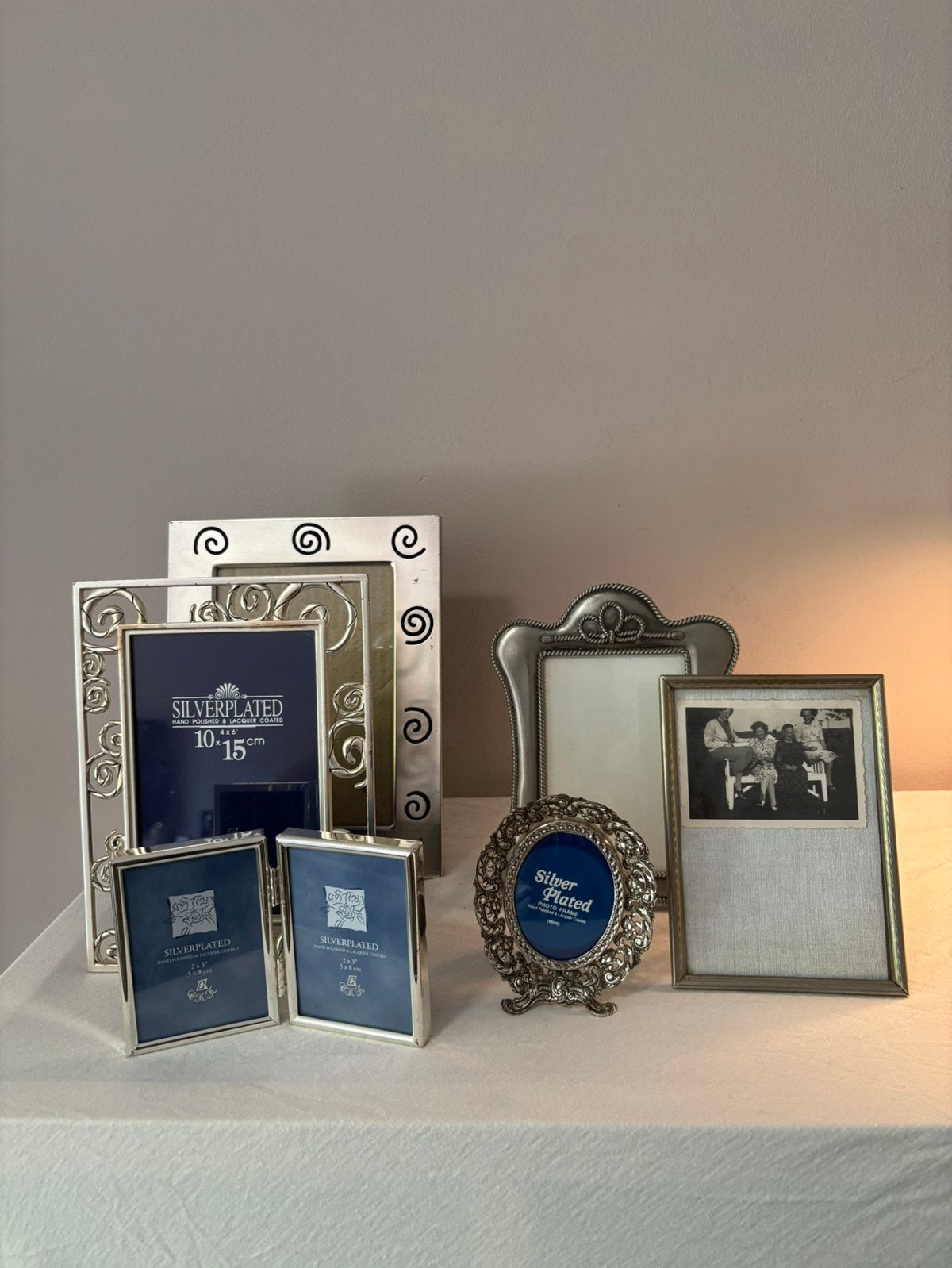 Vintage silverplated en zilverkleurig metalen fotolijstjes, Audio, Tv en Foto, Fotografie | Fotolijsten, *, Gebruikt, Zilver, Verzenden