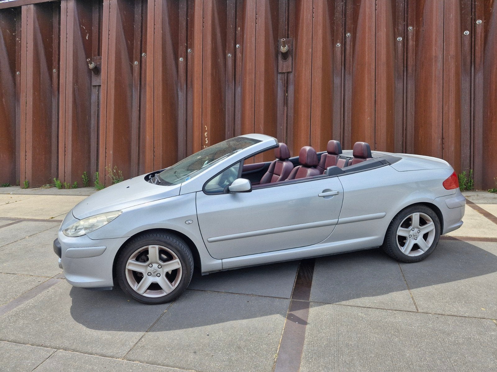 Peugeot 307 2.0 16V CC 2006 Grijs, Auto's, Voorwielaandrijving, 4 cilinders, Cabriolet, 4 stoelen