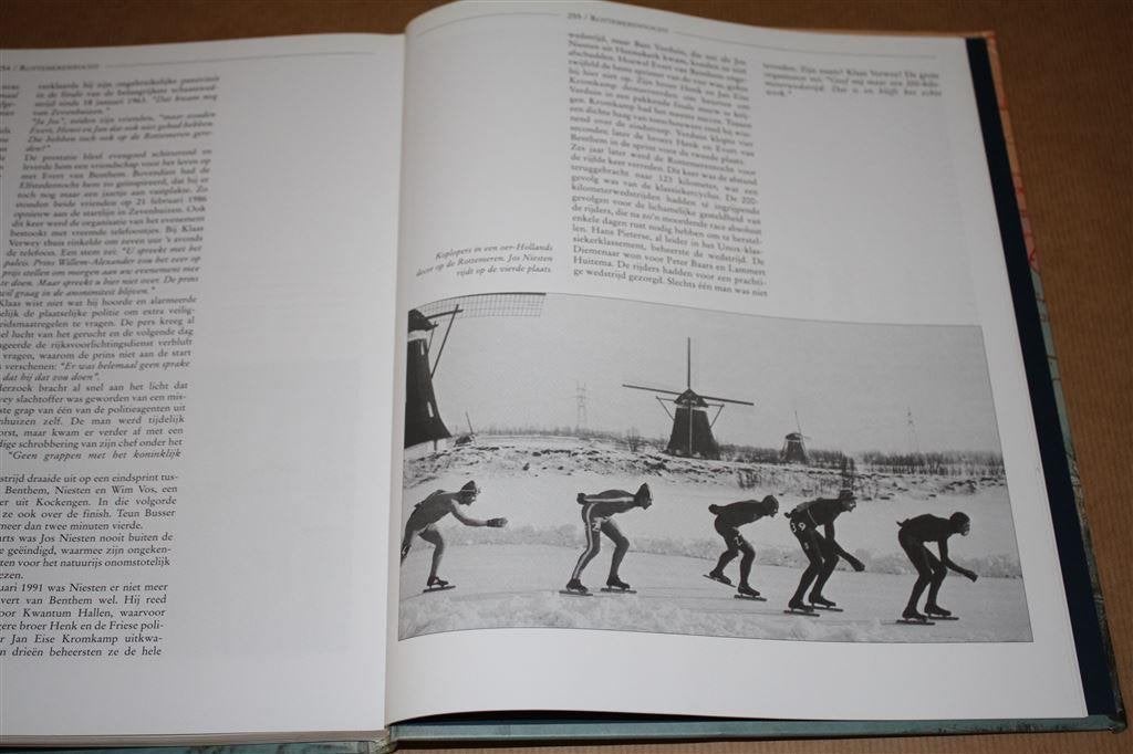 Op smalle ijzers. Ontstaan schaatstoerisme en historie..., Ophalen of Verzenden, Zo goed als nieuw, Watersport en Hengelsport