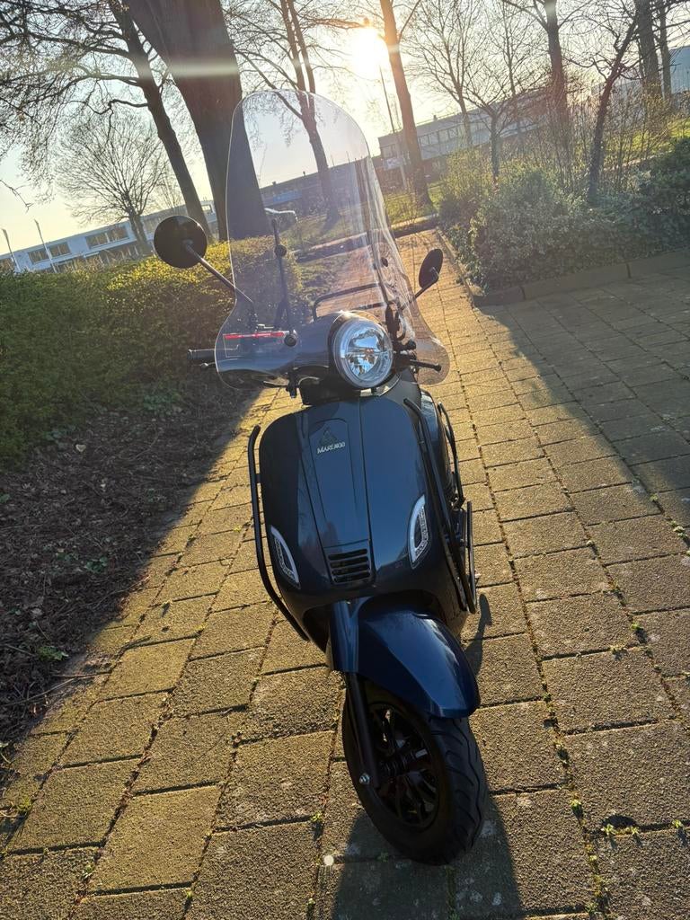 Marengo V line scooter 2022, Fietsen en Brommers, Zo goed als nieuw, Benzine, Ophalen, Overige merken