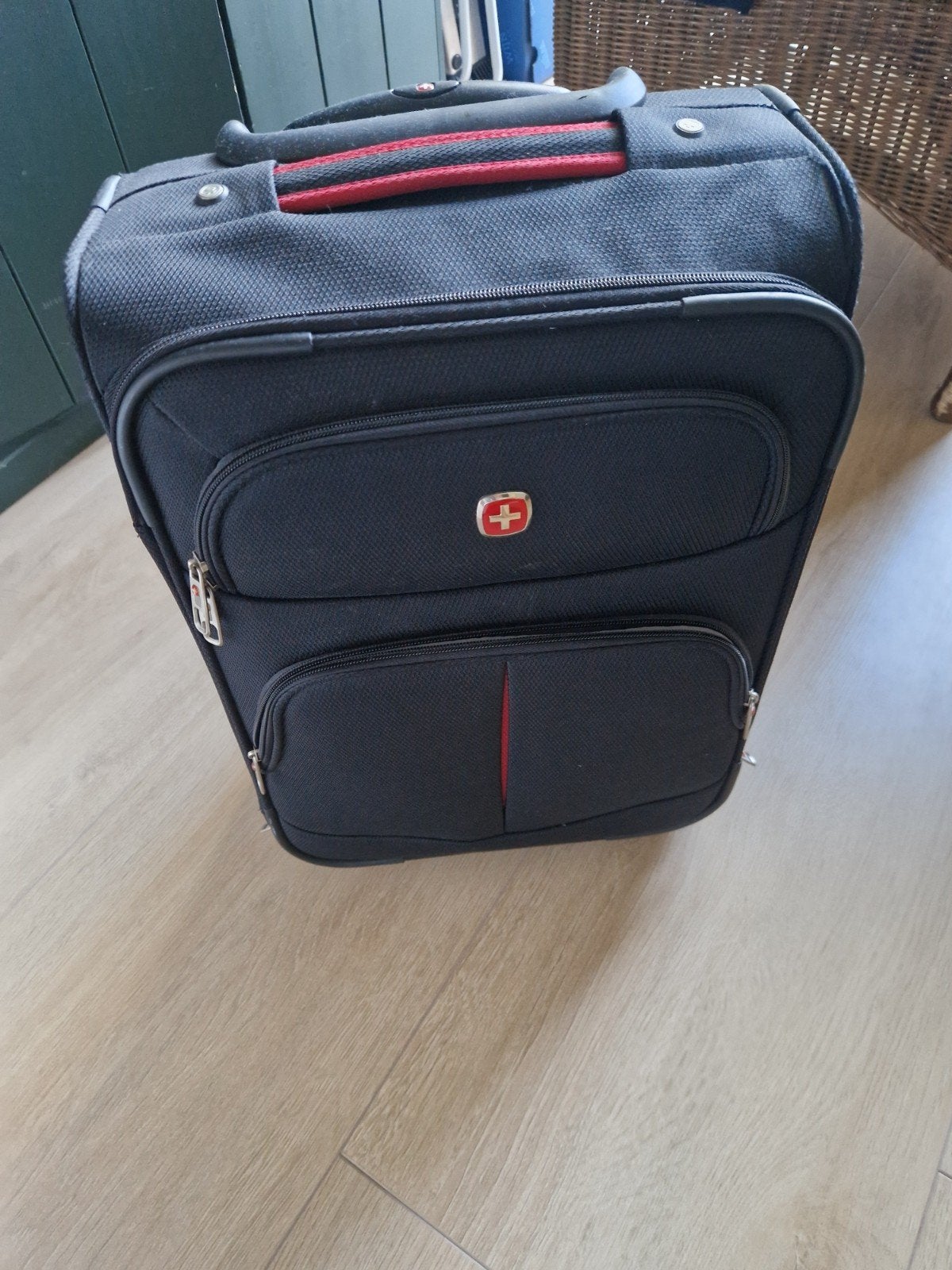 Handbagage trolley - Compacte reiskoffer, Ophalen, Gebruikt, Wieltjes