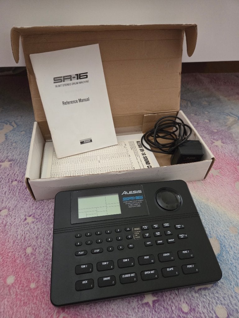 Alesis SR16 drum machine, Muziek en Instrumenten, Drumstellen en Slagwerk, Ophalen of Verzenden, Zo goed als nieuw, Overige merken