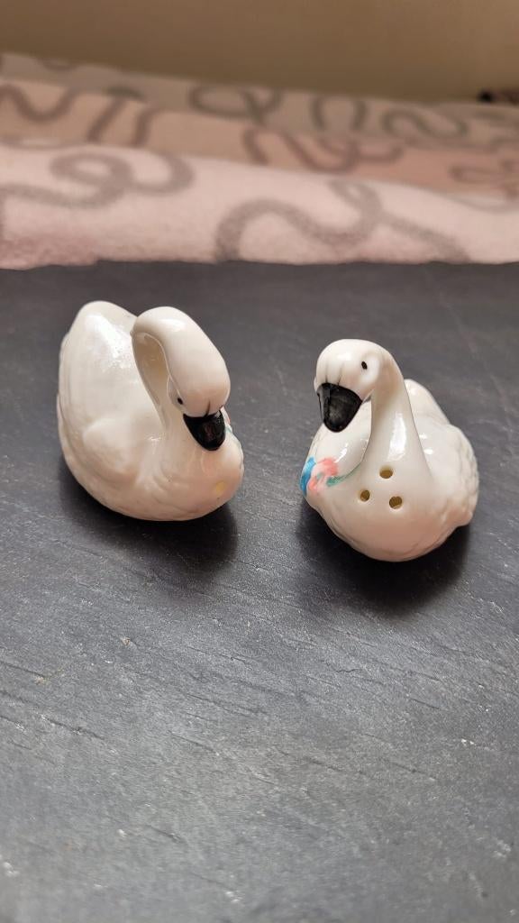 Vintage swan salt and pepper shaker set, Ophalen of Verzenden