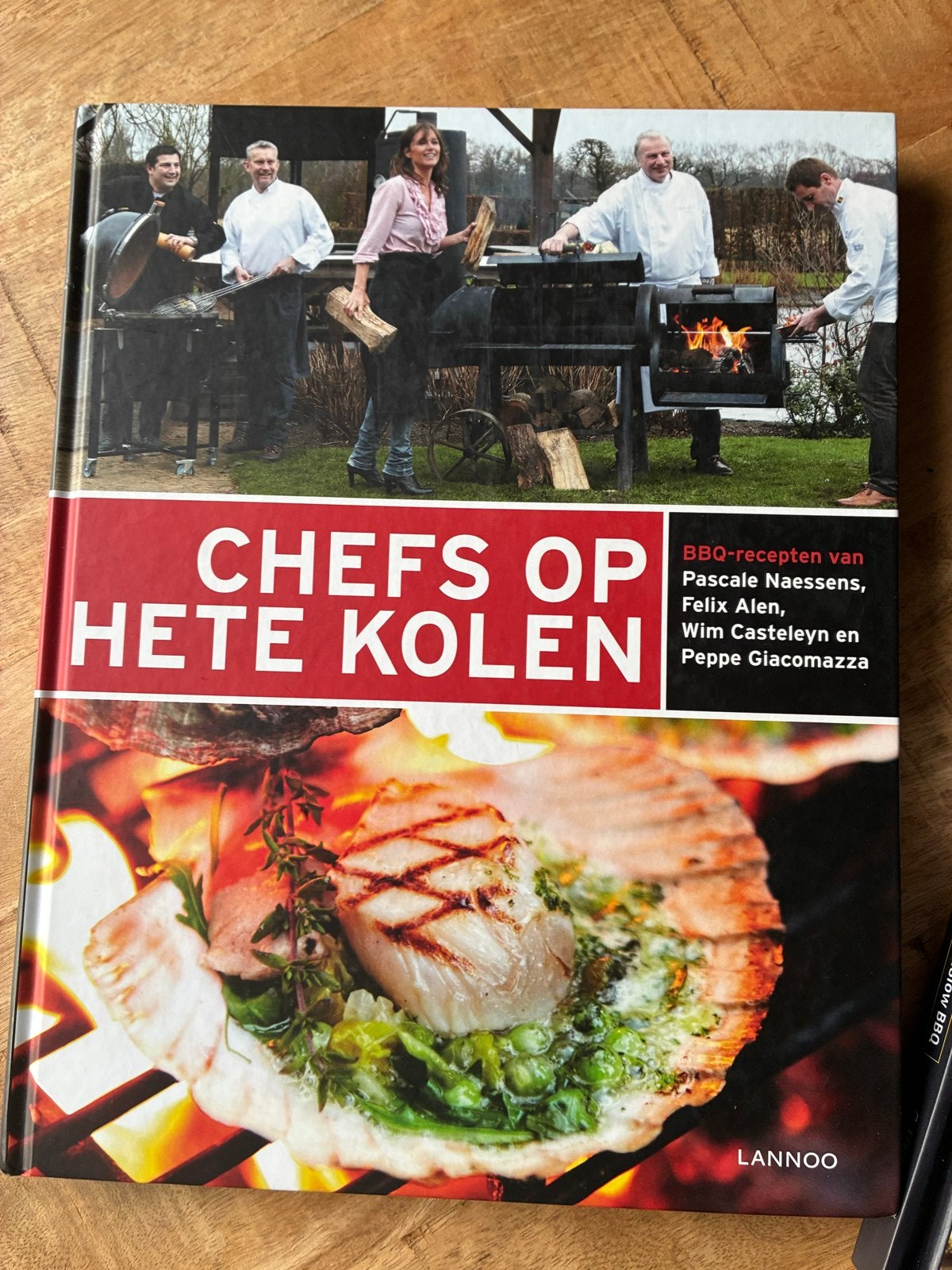 Chefs op Hete Kolen: BBQ-recepten van topchefs, Boeken, Ophalen, Zo goed als nieuw, Hoofdgerechten