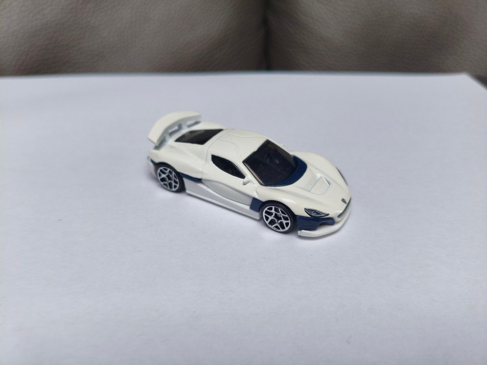 Hot Wheels Rimac Nevera - Wit modelauto, Ophalen of Verzenden, Zo goed als nieuw