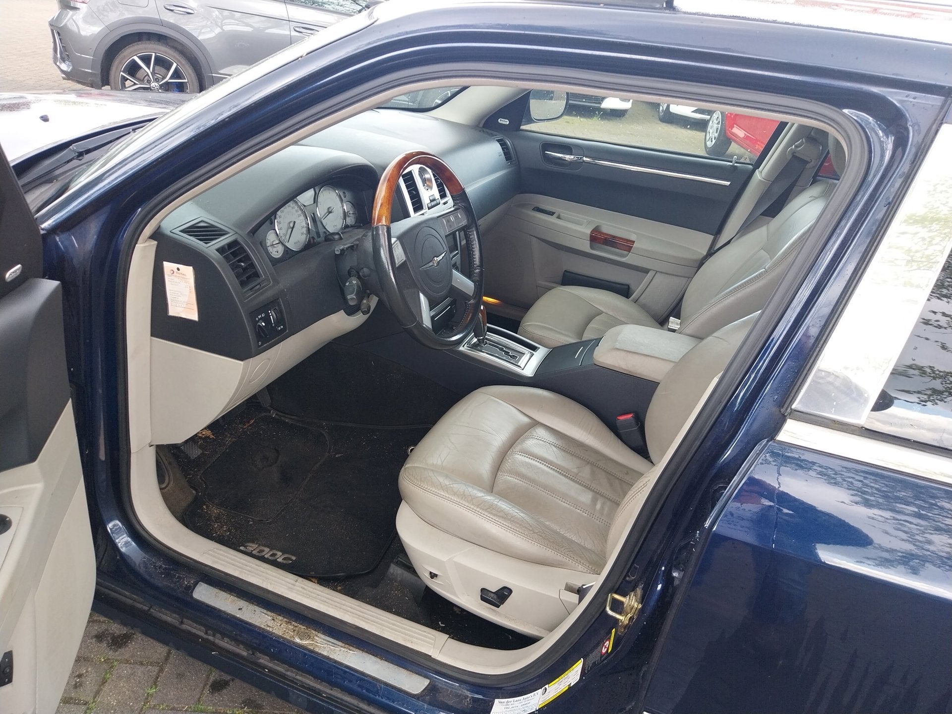 Chrysler 300C Touring 5.7 V8 HEMI (LET OP: TIK IN DE MOTOR), Auto's, Automaat, Gebruikt, 5654 cc, Blauw