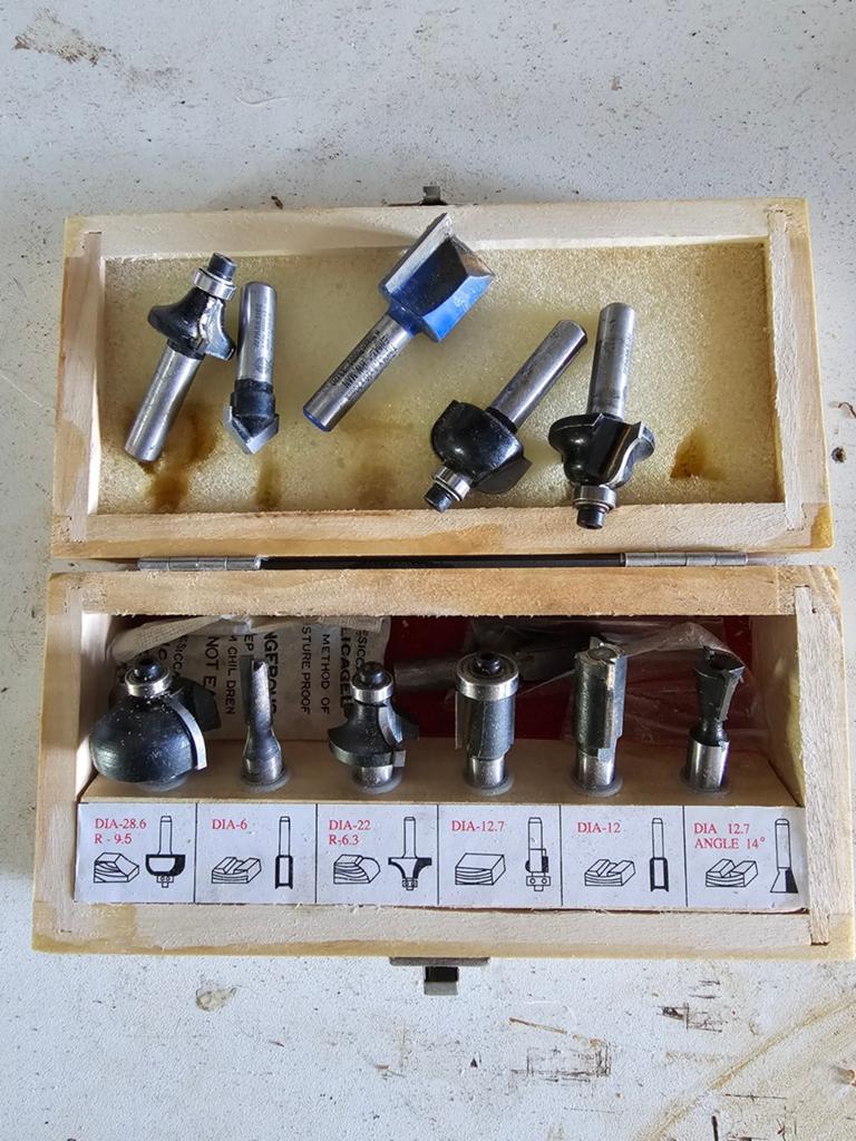 Bovenfrees bitjes 8mm set in houten kistje, Ophalen of Verzenden, Gebruikt, Bovenfrees