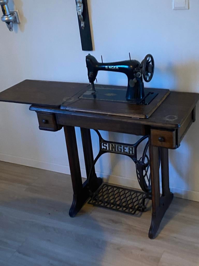 Antieke Singer Naaimachine met Houten Tafel, Antiek en Kunst, Ophalen of Verzenden