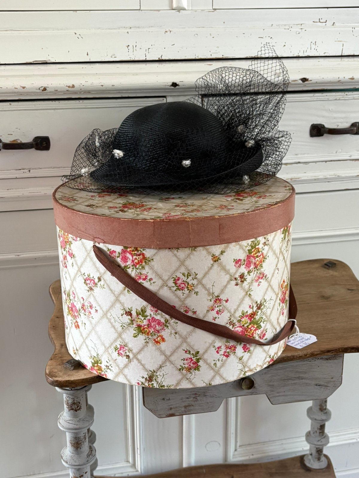 Mooie brocante hoedendoos met hoed, Antiek en Kunst, Curiosa en Brocante, Ophalen of Verzenden