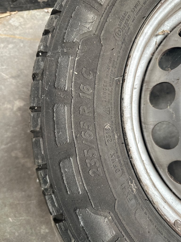 Wiel Michelin band 235/65 R 16 C, Ophalen, Bestelwagen, 16 inch, Banden en Velgen