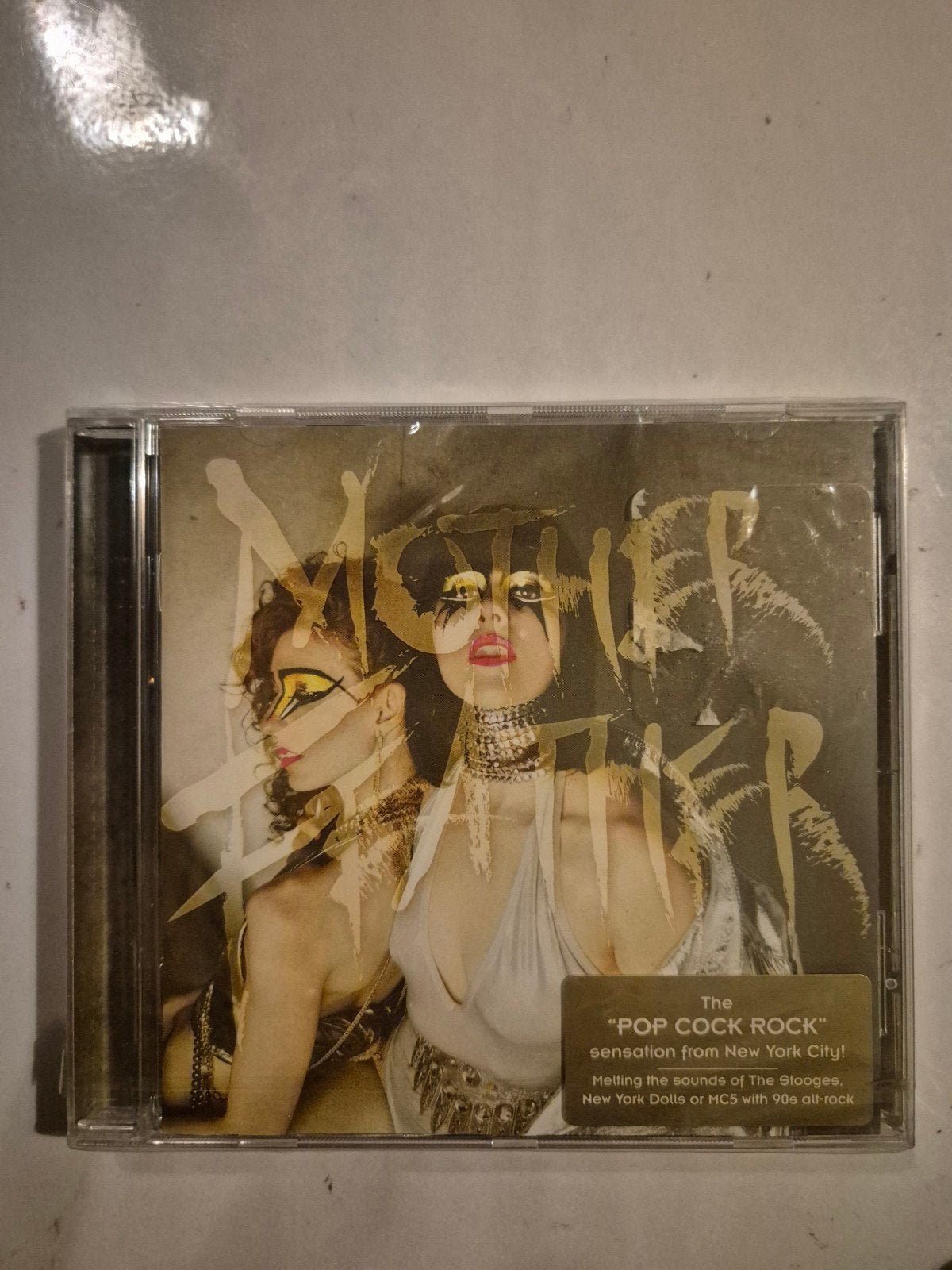 Mother Feather - Mother Feather. Cd. 2016. NIEUW
Code 039841, Cd's en Dvd's, Ophalen of Verzenden, Nieuw in verpakking