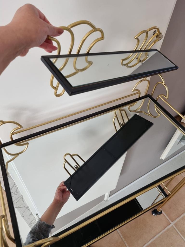 Vintage gouden serveerwagen met spiegelbladen, Huis en Inrichting, Tafels | Bijzettafels, Gebruikt, Metaal of Aluminium, 60 cm of meer