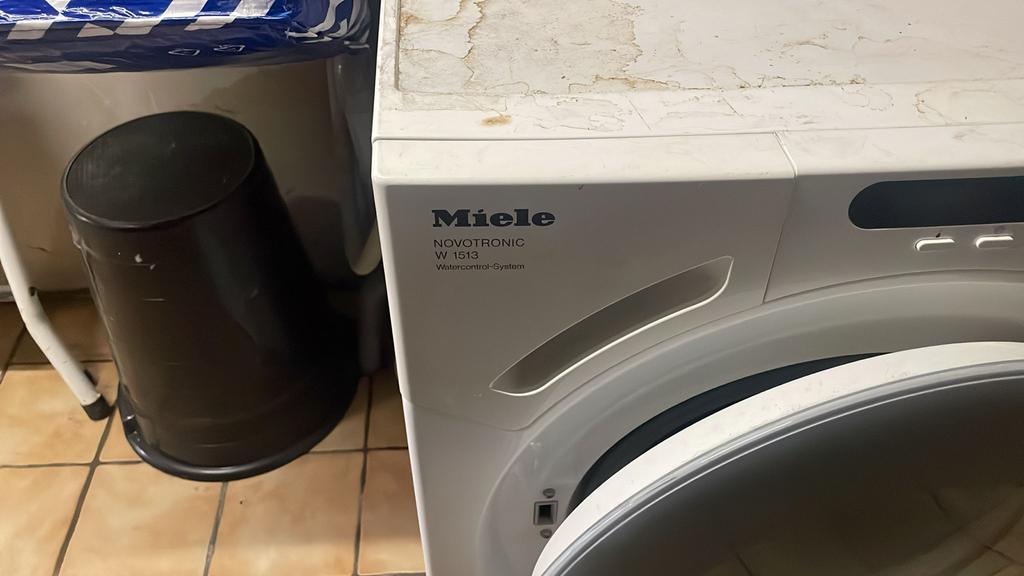 Miele Novotronic W 1513 Wasmachine - Betrouwbaar en Duurzaam, Ophalen, Gebruikt, Handwasprogramma, Voorlader