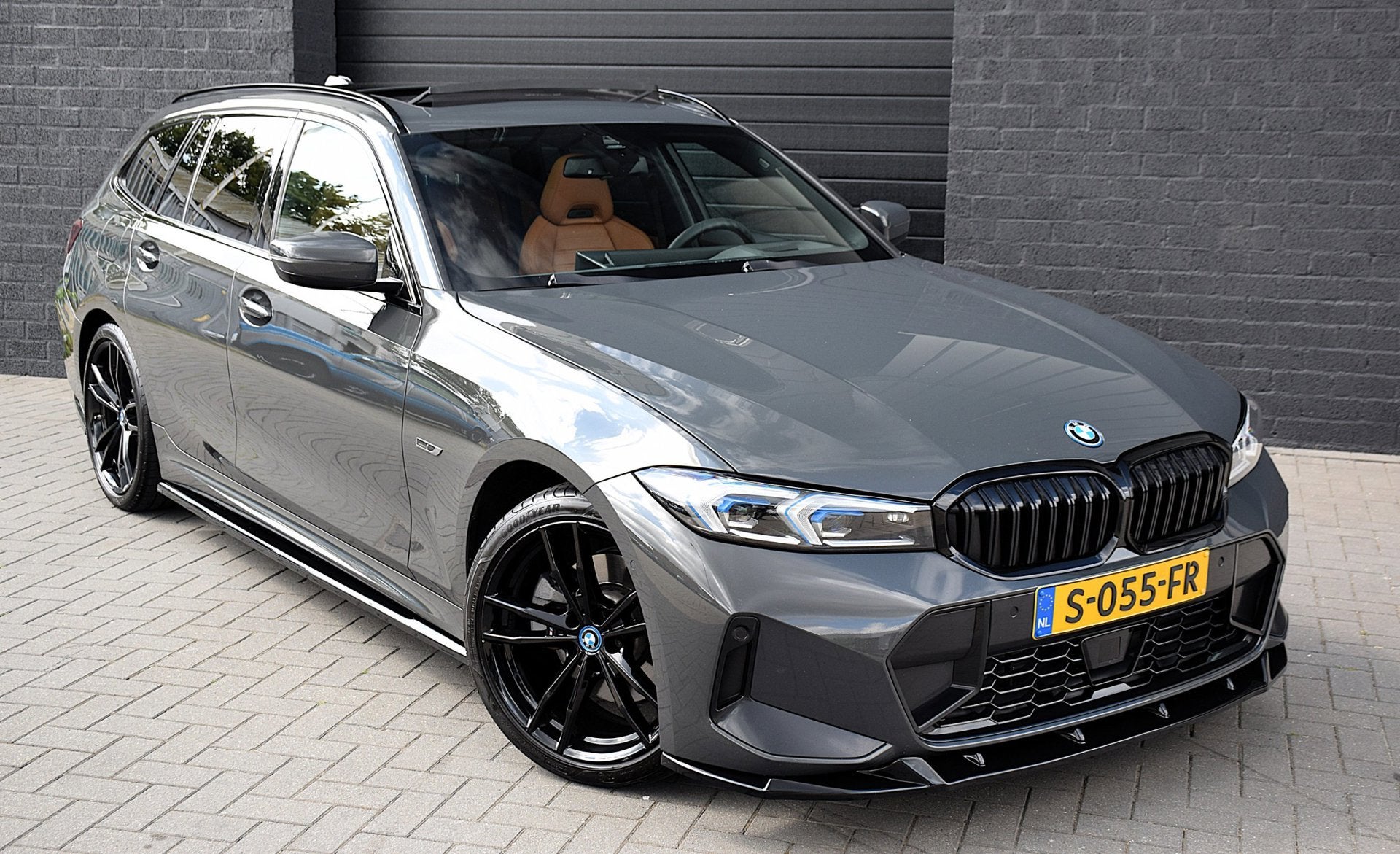 BMW 3-serie Touring 330e*M-Pakket*Dak*Trekhaak*142Dkm*Keyles, Auto's, 1998 cc, Gebruikt, Euro 6, 4 cilinders