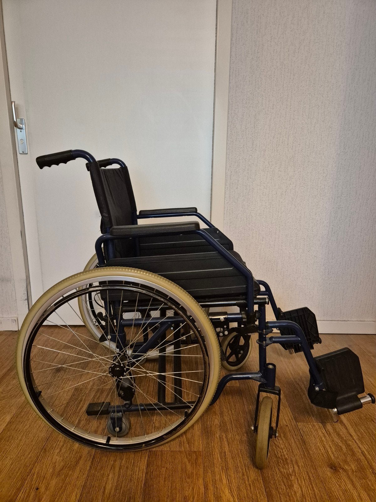 Rolstoel, werkt naar behoren, Ophalen, Inklapbaar, Gebruikt, Duwrolstoel