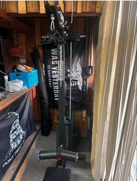 Pt Essentials Lat Pulldown Machine, Rug, Pt essentials, Zo goed als nieuw, Pt essentials
