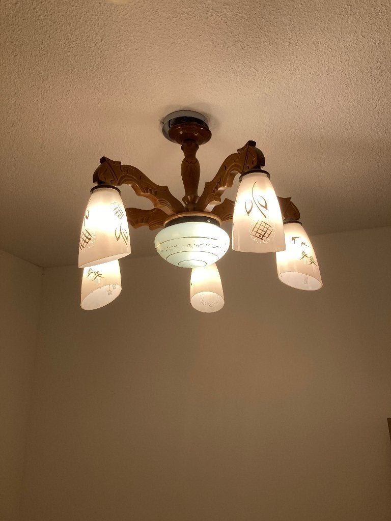 Oude plafondlamp met 5 melkglazen kelken en middenlamp, Huis en Inrichting, Ophalen, Gebruikt, Hanglamp, E27 (groot)