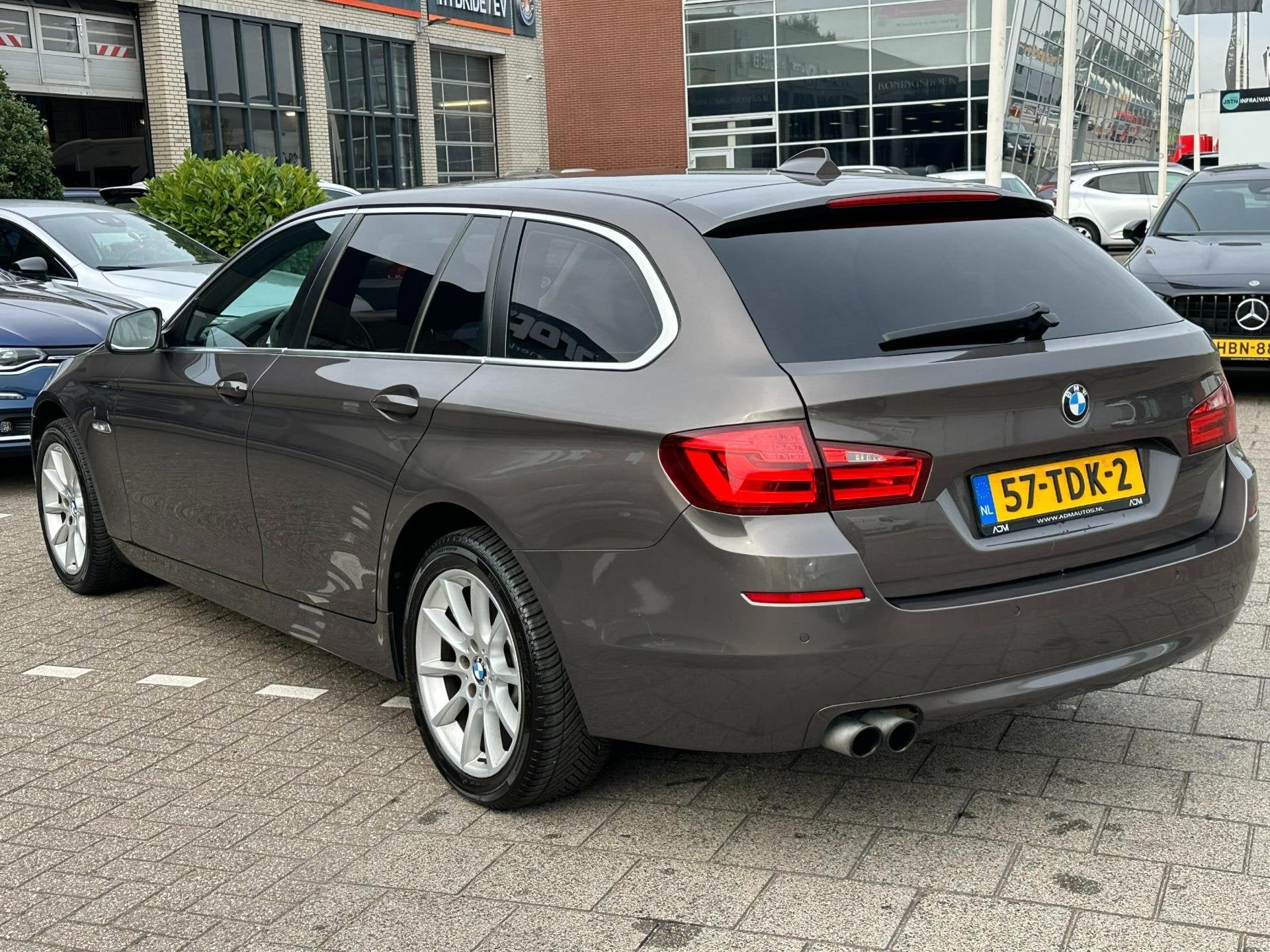 Foto 2 van BMW 5-serie Touring 520i High Executive