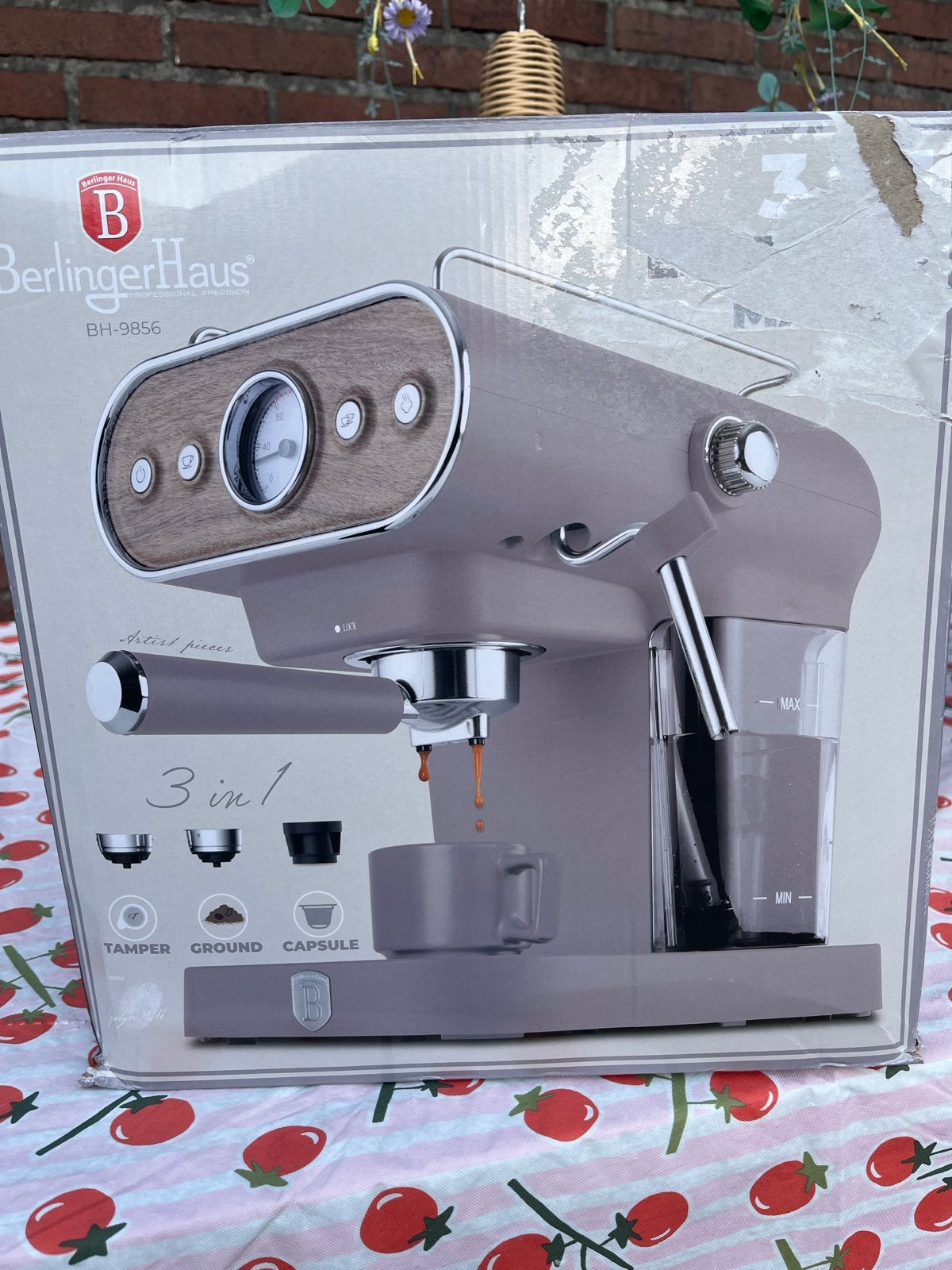 Berlinger Haus 3-in-1 Espressomachine BH-9856 Taupe, Witgoed en Apparatuur, Ophalen, Afneembaar waterreservoir, Espresso apparaat