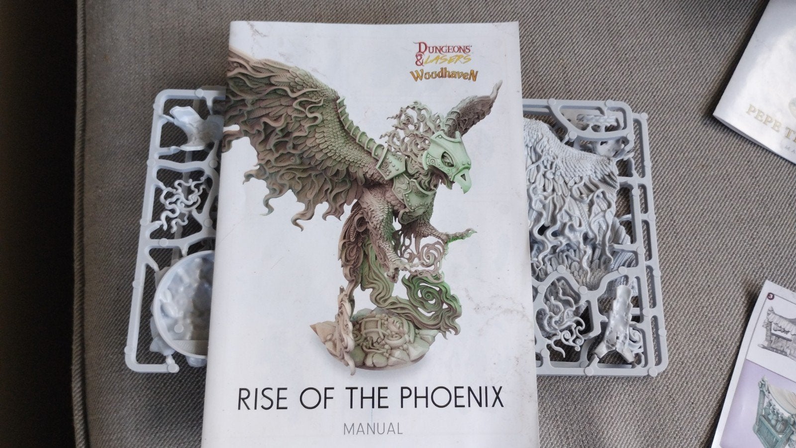 Dungeons & Lasers Woodhaven: Rise of the Phoenix, Hobby en Vrije tijd, Ophalen of Verzenden, Nieuw, Overige soorten
