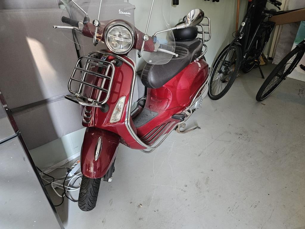 Vespa Primavera uit 2019 - Zo goed als nieuw, Fietsen en Brommers, Ophalen of Verzenden, Zo goed als nieuw, Overige modellen