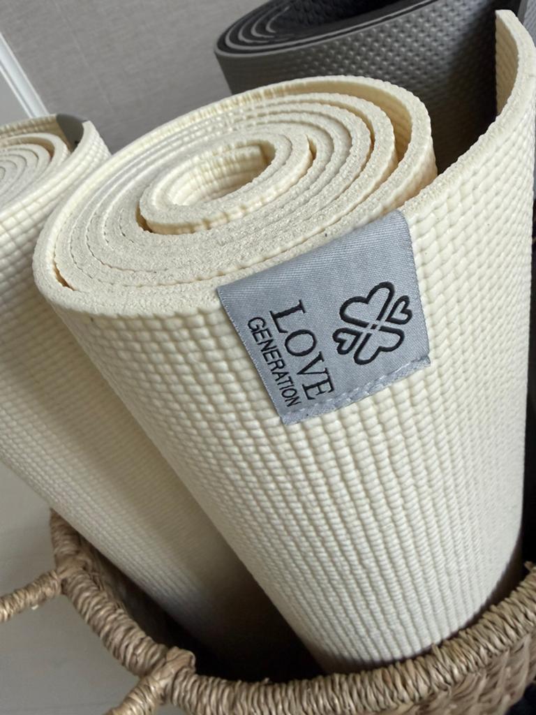 1 x Yogamatten 'Love Generation' - Zo goed als nieuw, Ophalen of Verzenden, Zo goed als nieuw, Yogamat