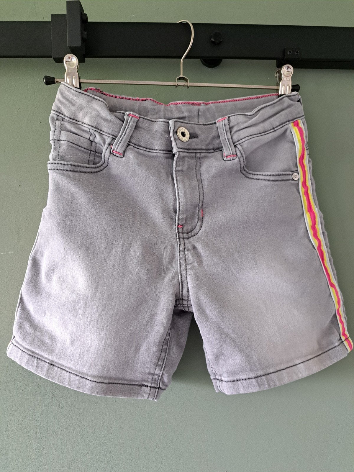 Heerlijke korte broek mt. 146 meisjes, Broek, Meisje, Ophalen of Verzenden, Zo goed als nieuw
