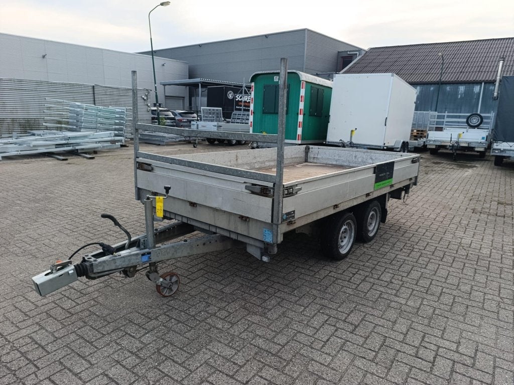 Henra kipper 2700 kg 331x185 cm, Gebruikt