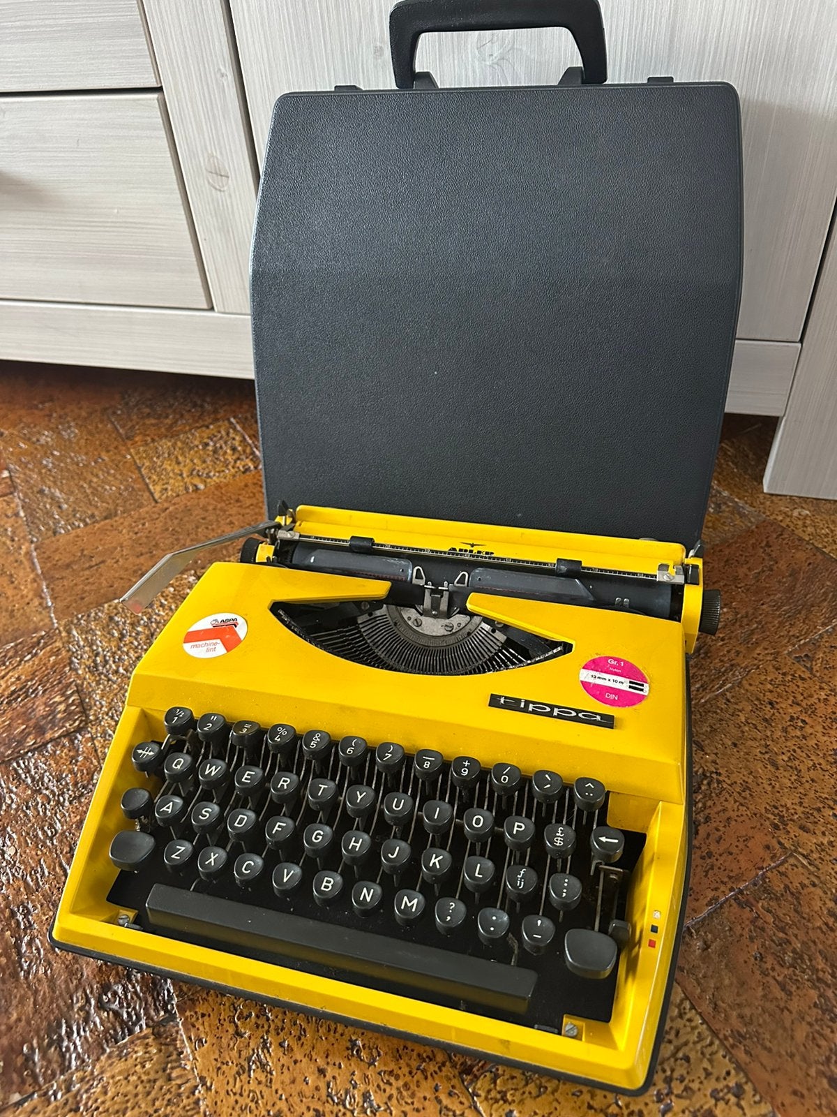 Adler Tippa typemachine, Ophalen, Gebruikt