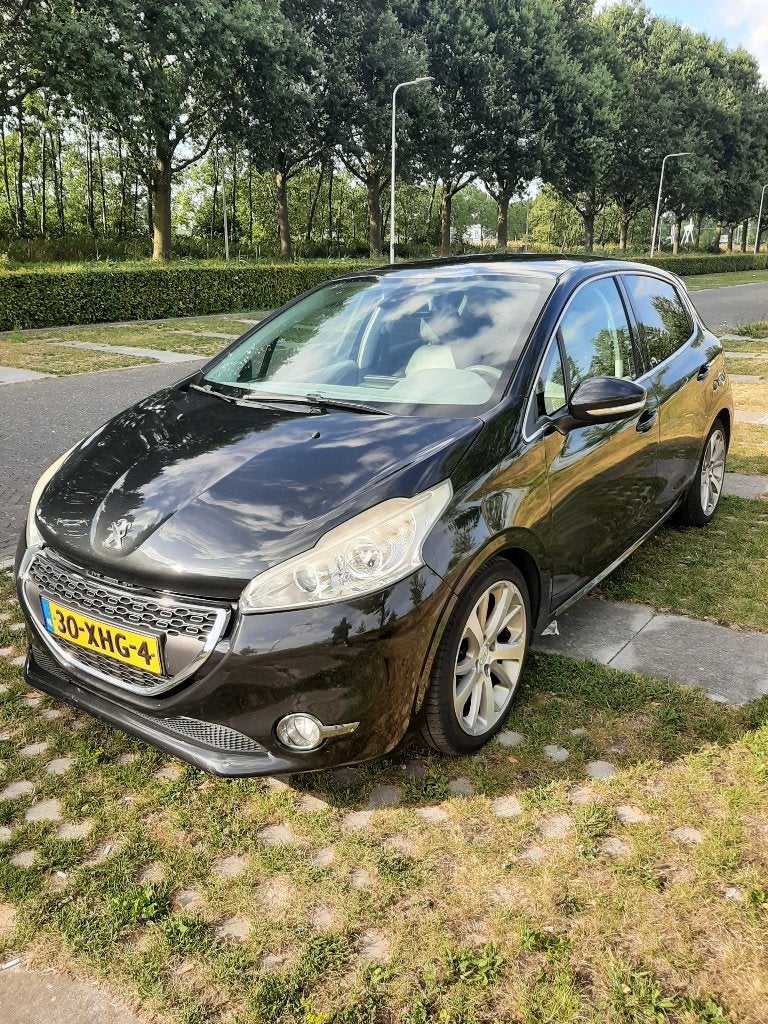Peugeot 208 1.6 VTI 88KW/120PK Airco/Panorama/Navi/Leder, Voorwielaandrijving, 4 cilinders, Leder en Stof, Origineel Nederlands