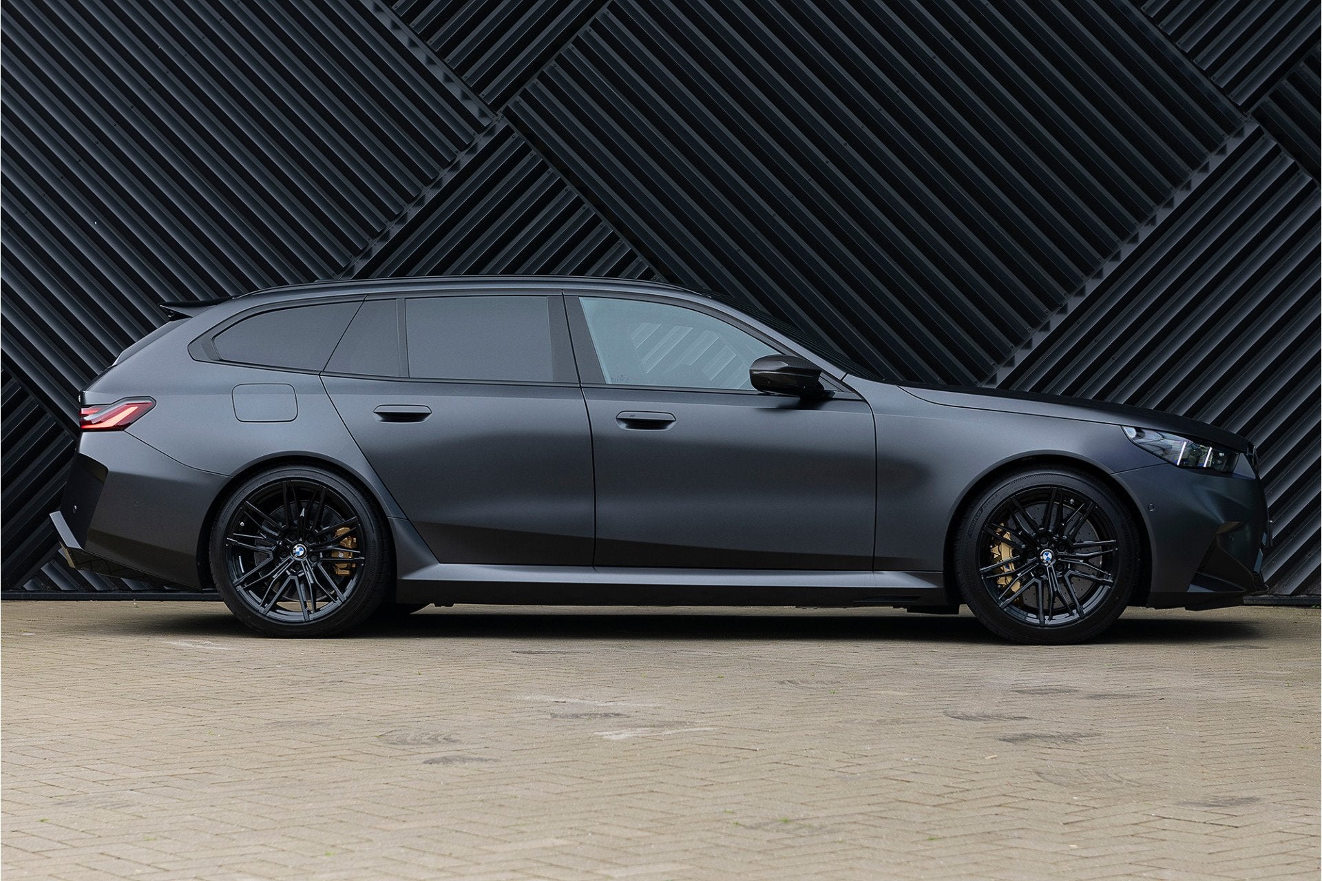 BMW M5 Touring V8 Hybride M Keramisch Frozen Pano Alcant.Hem, Gebruikt, 2000 kg, 4395 cc, Vierwielaandrijving