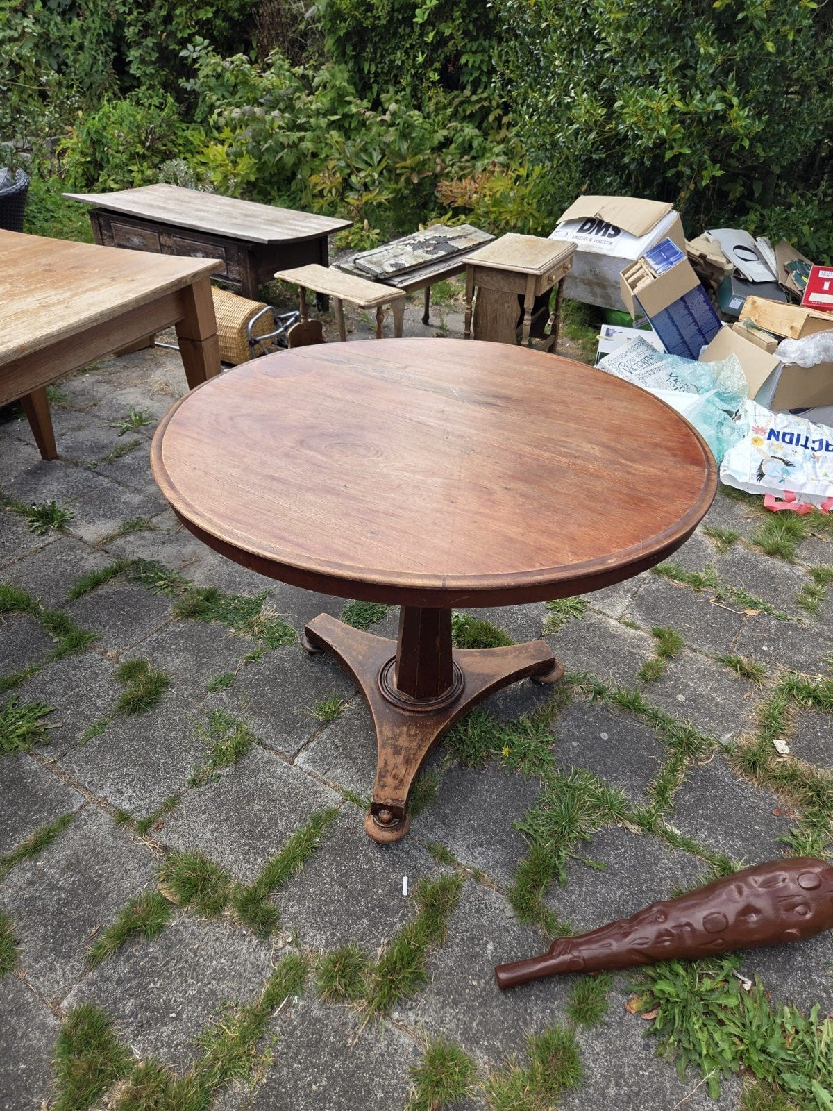 Antieke ronde eettafel met centrale poot, Ophalen