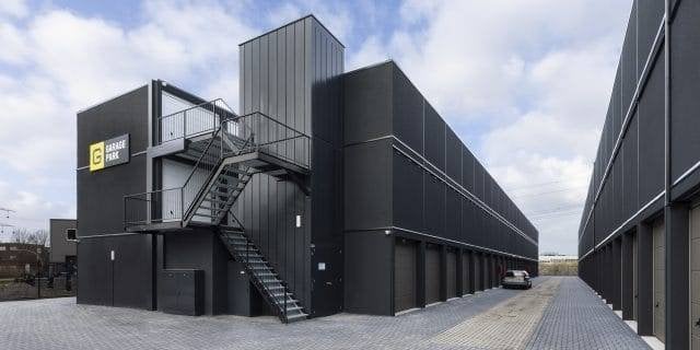 Multifunctionele Garagebox / Bedrijfsruimte 24m2 (VERHUURD), Almere