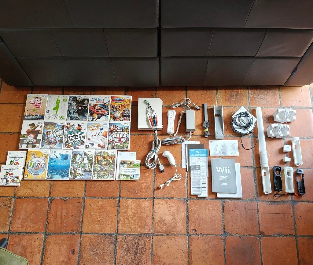Nintendo Wii console compleet mega pakket met 16 spellen +++, Spelcomputers en Games, Ophalen of Verzenden, Gebruikt, Met 2 controllers
