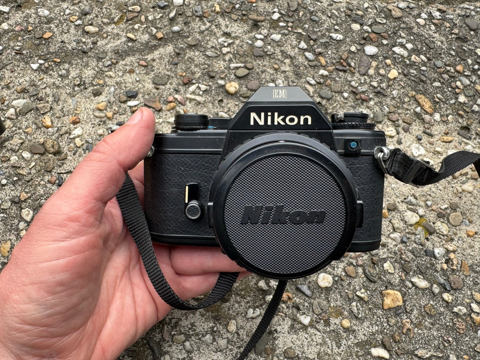 Nikon EM Spiegelreflexcamera met 50mm 1:1.8 lens, Audio, Tv en Foto, Fotocamera's Analoog, Ophalen of Verzenden, Gebruikt, Spiegelreflex