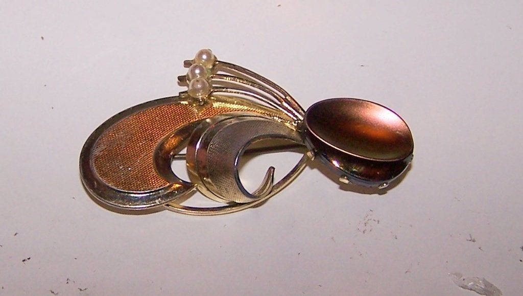 Mooie broche. Nwst., Met kristal, Overige materialen, 4 tot 7 cm, Ophalen of Verzenden