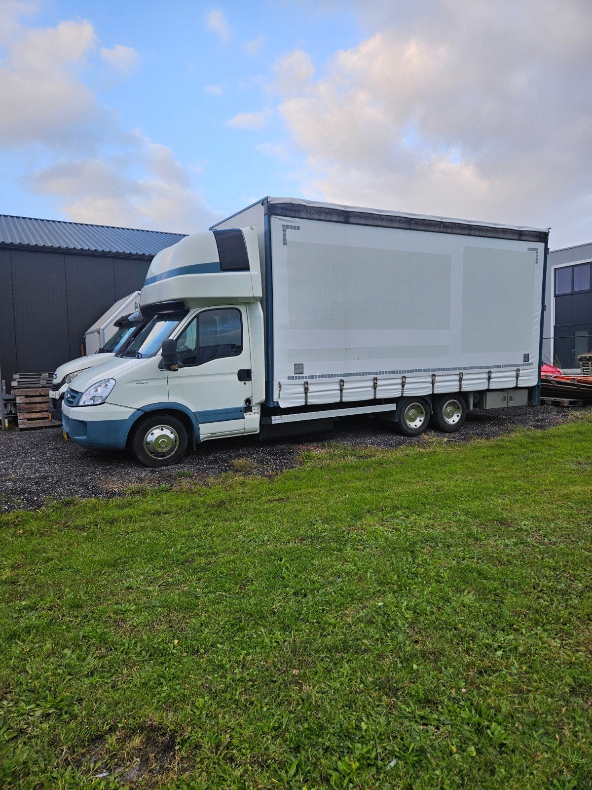 Iveco Daily 40C18 BE Clixtar schuifzeilen en schuifdak, Auto's, 4 cilinders, Iveco, Elektrische ramen, Wit