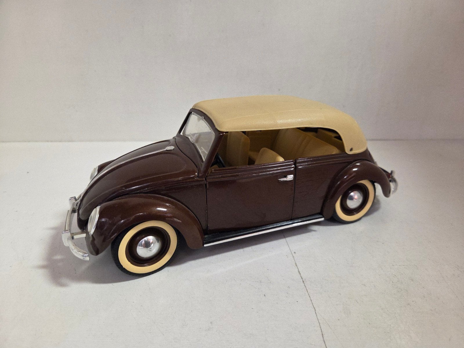 Solido Volkswagen Kever cabriolet 1:18, Ophalen of Verzenden, Zo goed als nieuw, ., .