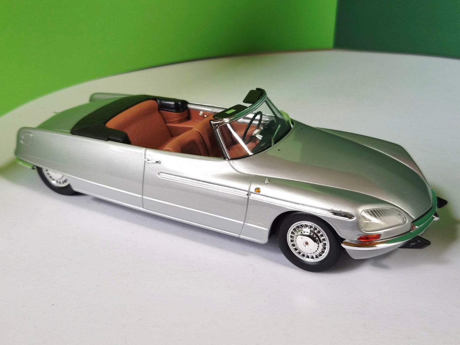 Metal-18 Citroën DS 21 Cabriolet 1969 - Zilver (1:18), Hobby en Vrije tijd, Ophalen of Verzenden, Zo goed als nieuw, Auto, Norev