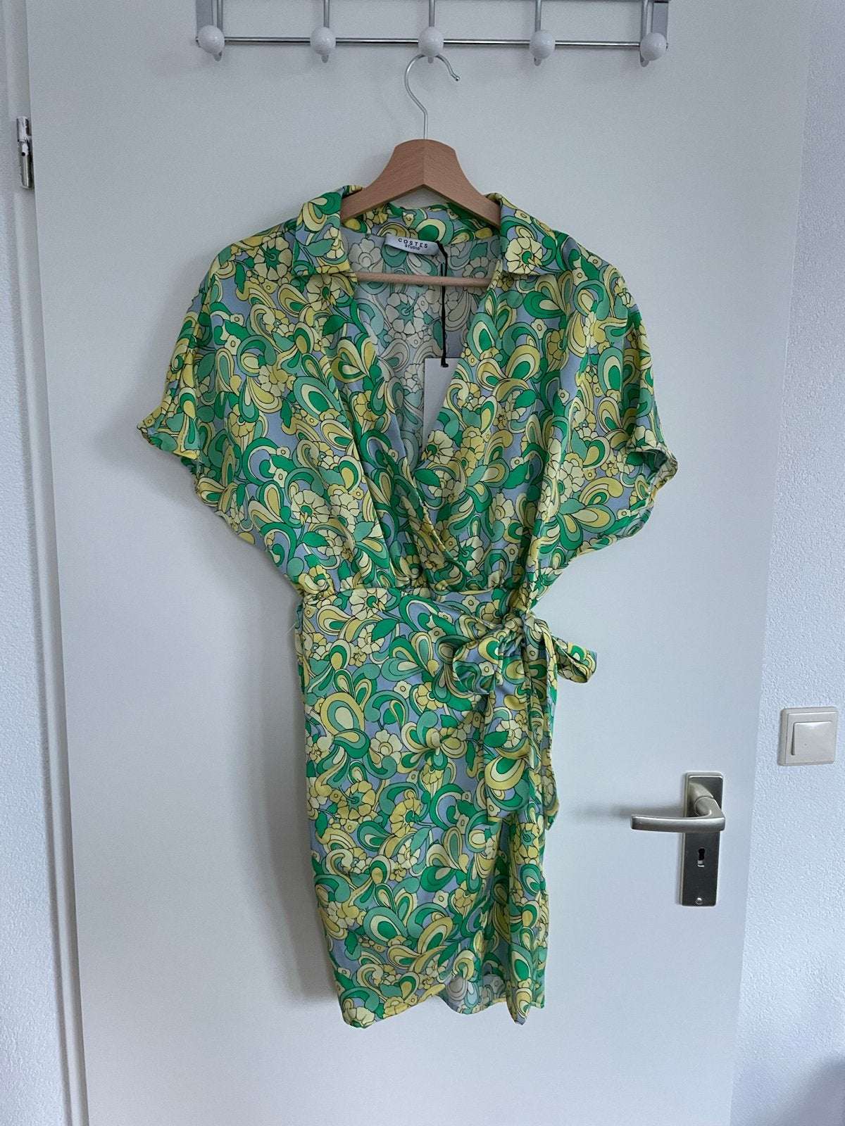 Costes Studio Jurk - Groen/Geel Bloemenprint - Maat XS, Nieuw, Ophalen of Verzenden, Maat 34 (XS) of kleiner, Boven de knie