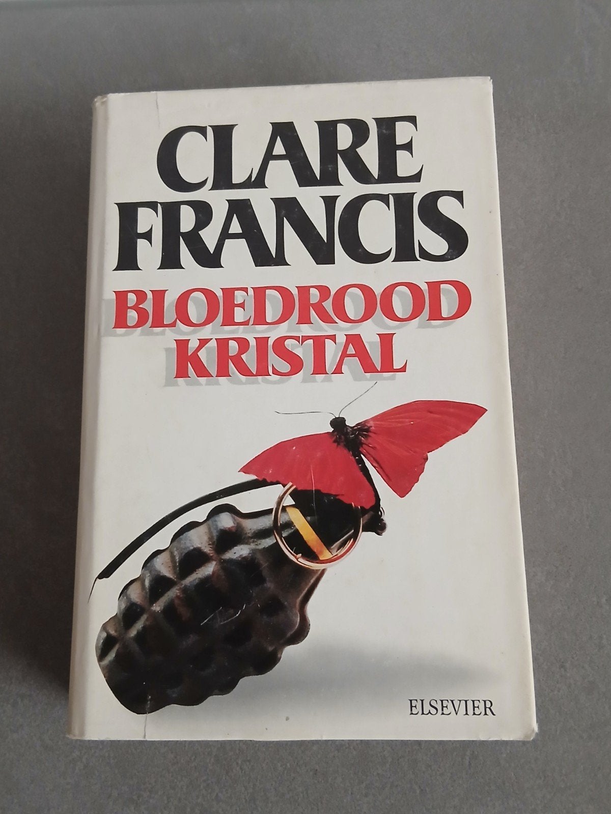 Claire Francis - bloedrood kristal, Boeken, Ophalen of Verzenden, Gelezen, Claire Francis