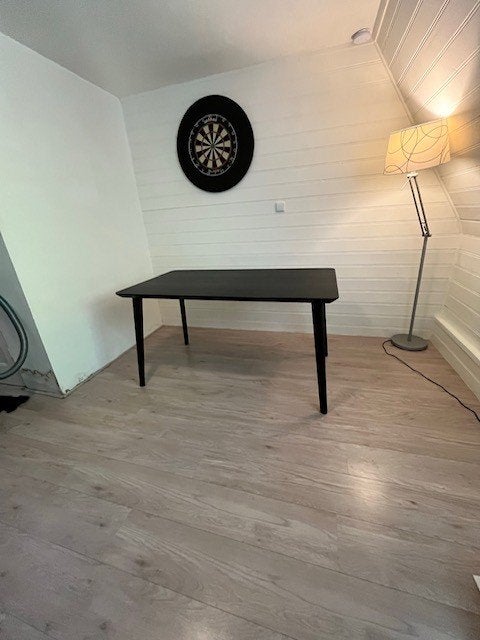 Zwarte eettafel LISABO (Ikea), 140 (l) x 78 (b) x 74 (H) cm, Huis en Inrichting, Tafels | Eettafels, Ophalen, Gebruikt, 100 tot 150 cm