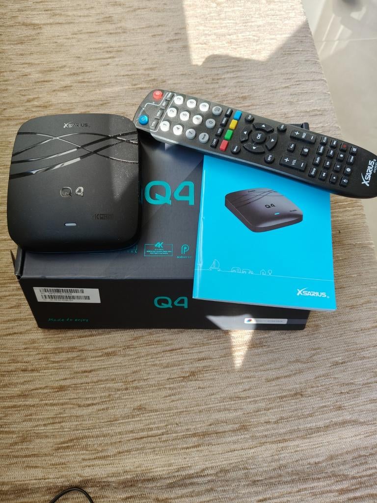 Xsarius Q4-4K UHD -- android  IPTV  set top box, Ophalen of Verzenden, USB 2, Minder dan 500 GB