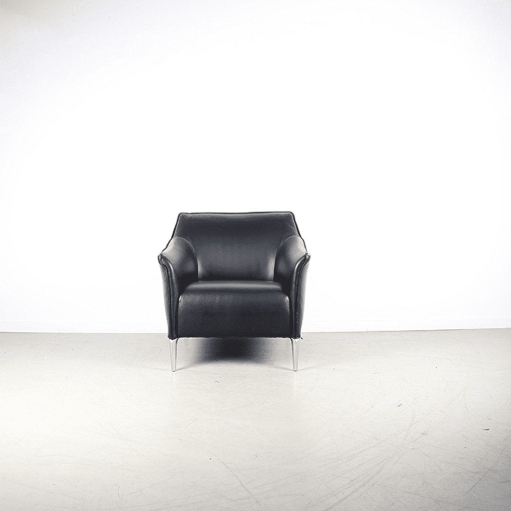 Leolux Mayon Fauteuil Zwart Leer + Hocker, Niet ingevuld, Zo goed als nieuw, Niet ingevuld, Niet ingevuld