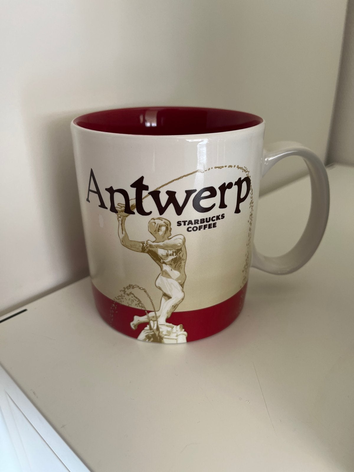 Starbucks Antwerpen mok - Zo goed als nieuw, Overige typen, Ophalen of Verzenden, Zo goed als nieuw, Steen/keramiek