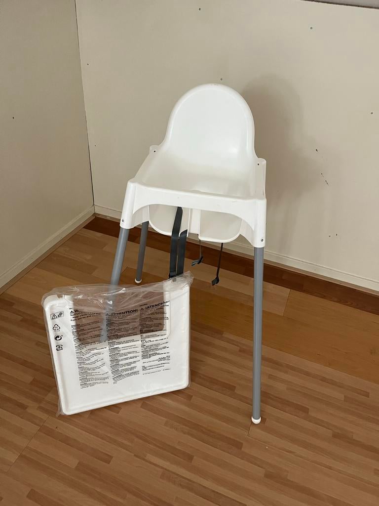 IKEA kinderstoel met afneembaar eetblad, Kinderen en Baby's, Kinderstoelen, Zo goed als nieuw, Overige typen, Afneembaar eetblad